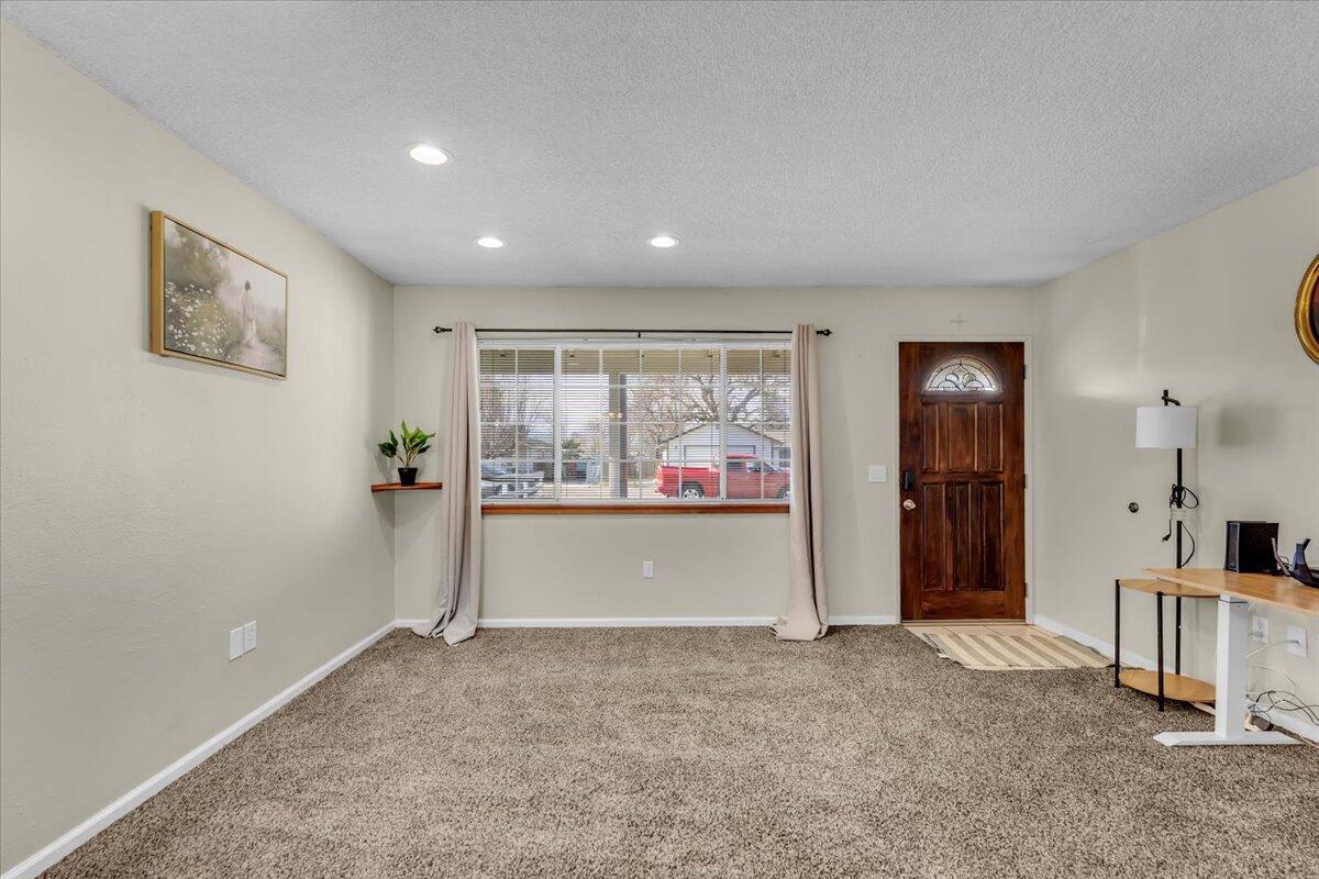 1481 Diamond Street Anderson, CA 96007 - Photo 7 of 39 09-1481 Diamond St - I-11