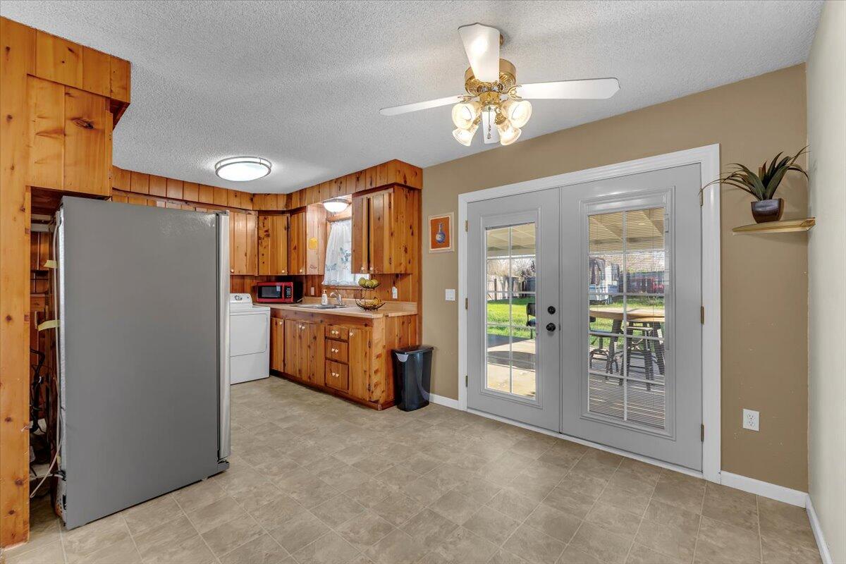 1481 Diamond Street Anderson, CA 96007 - Photo 8 of 39 10-1481 Diamond St - I-12