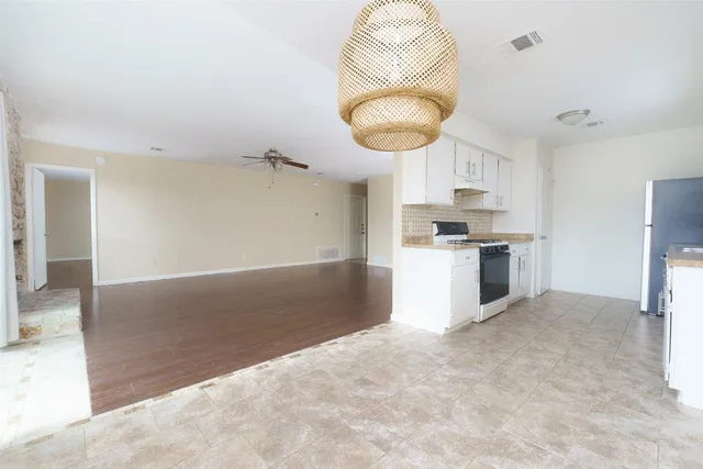 $2,275 | 5603 Porsche Lane, Austin, TX 78749