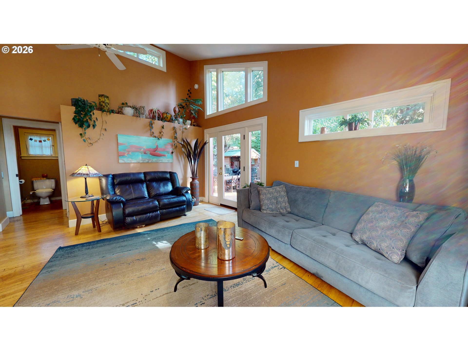 411 Perry Street Springfield, OR 97477 - Photo 5 of 48 Living Room