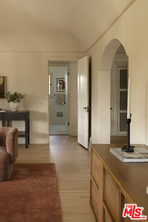 2420 Catherine Road Altadena, CA 91001 - Photo 4 of 45