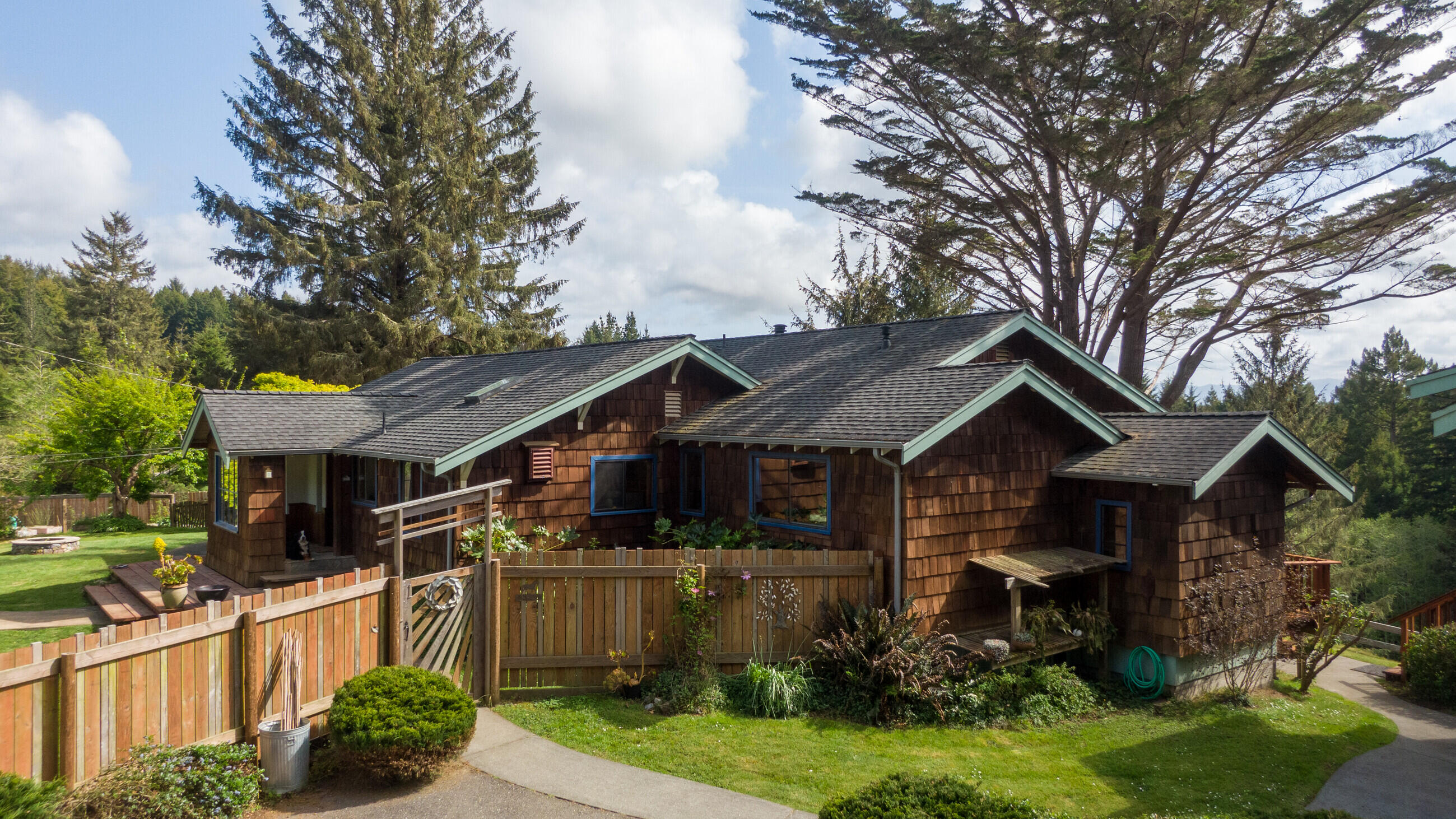 8073 Berta Road Eureka, CA 95503 - Photo 2 of 130
