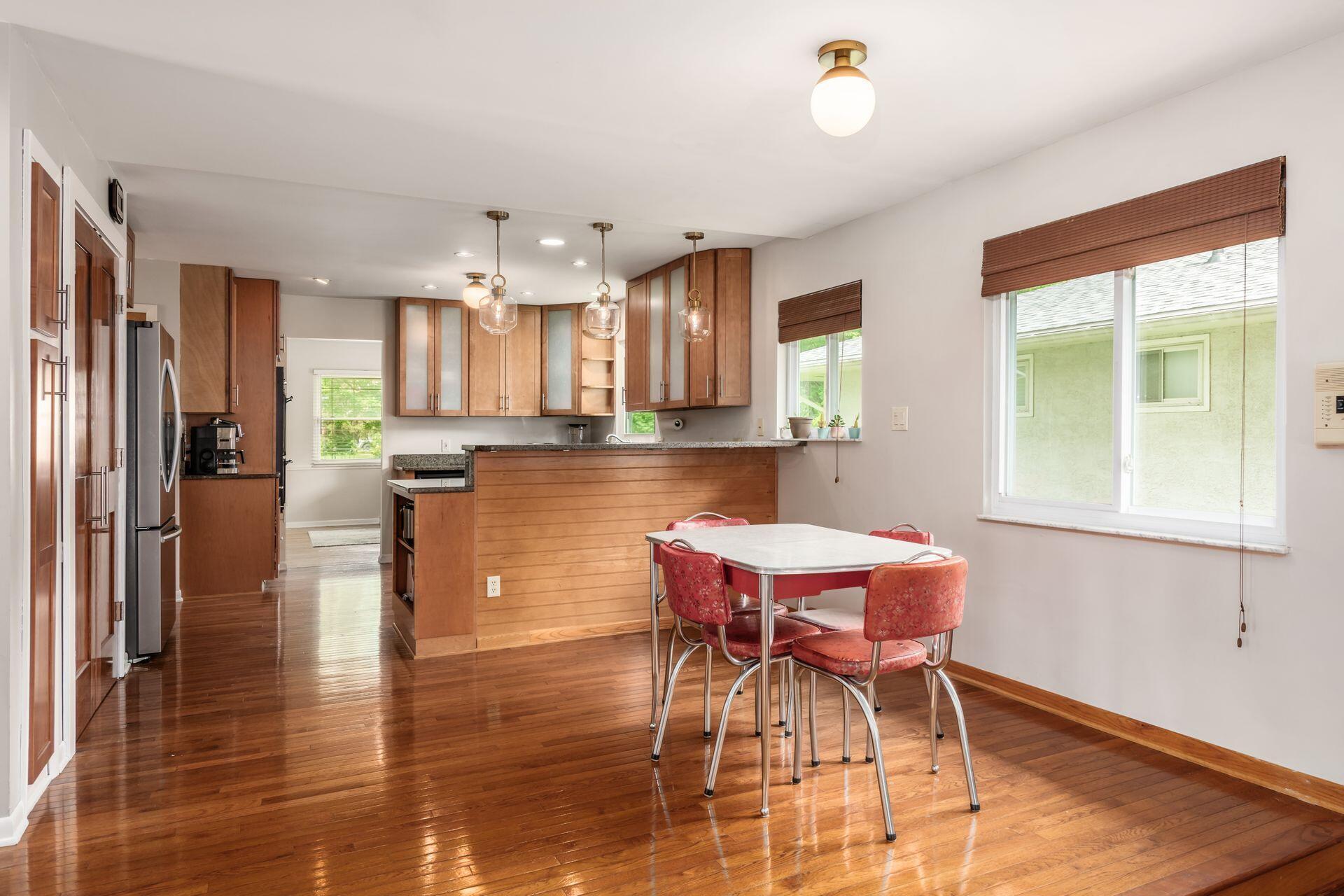 123 South Gould Road Columbus, OH 43209 - Photo 22 of 84 Eat-In Space & Kitchen