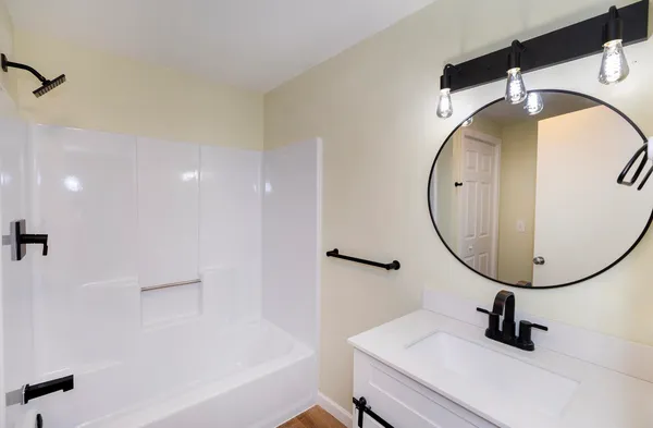 $295,000 | 39 Ernest Avenue, Unit 308, Exeter, NH 03833