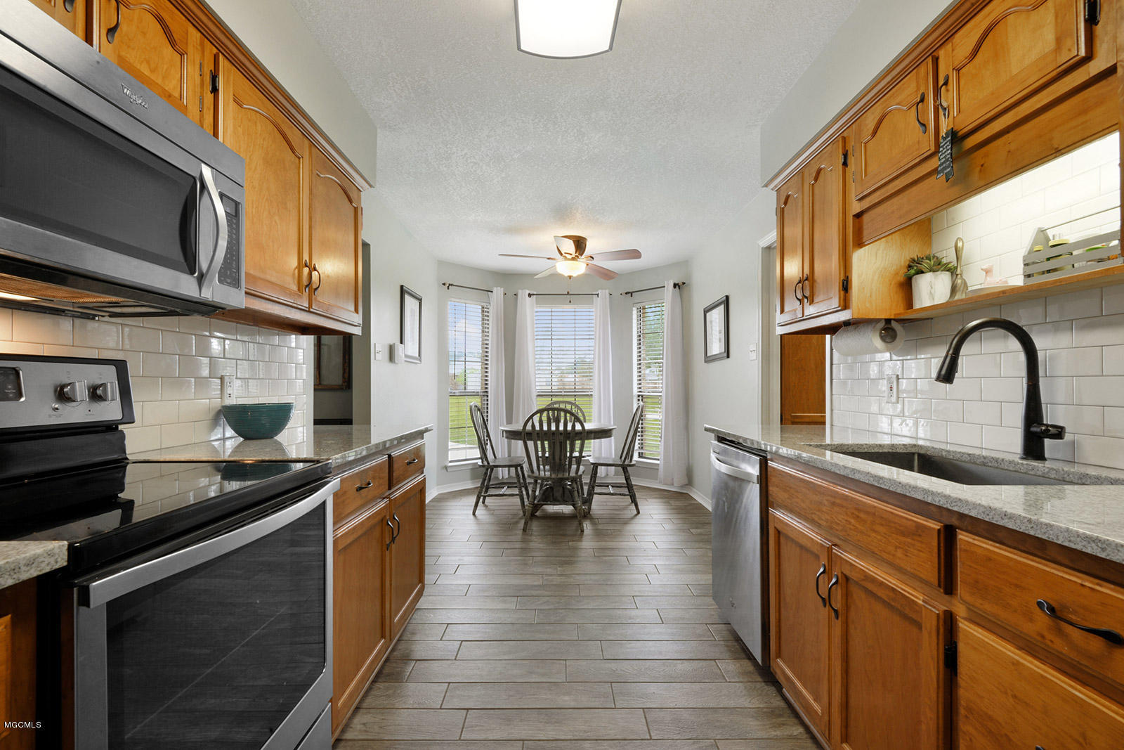 8240 Curry Road Biloxi, MS 39532 - Photo 5 of 18 Kitchen