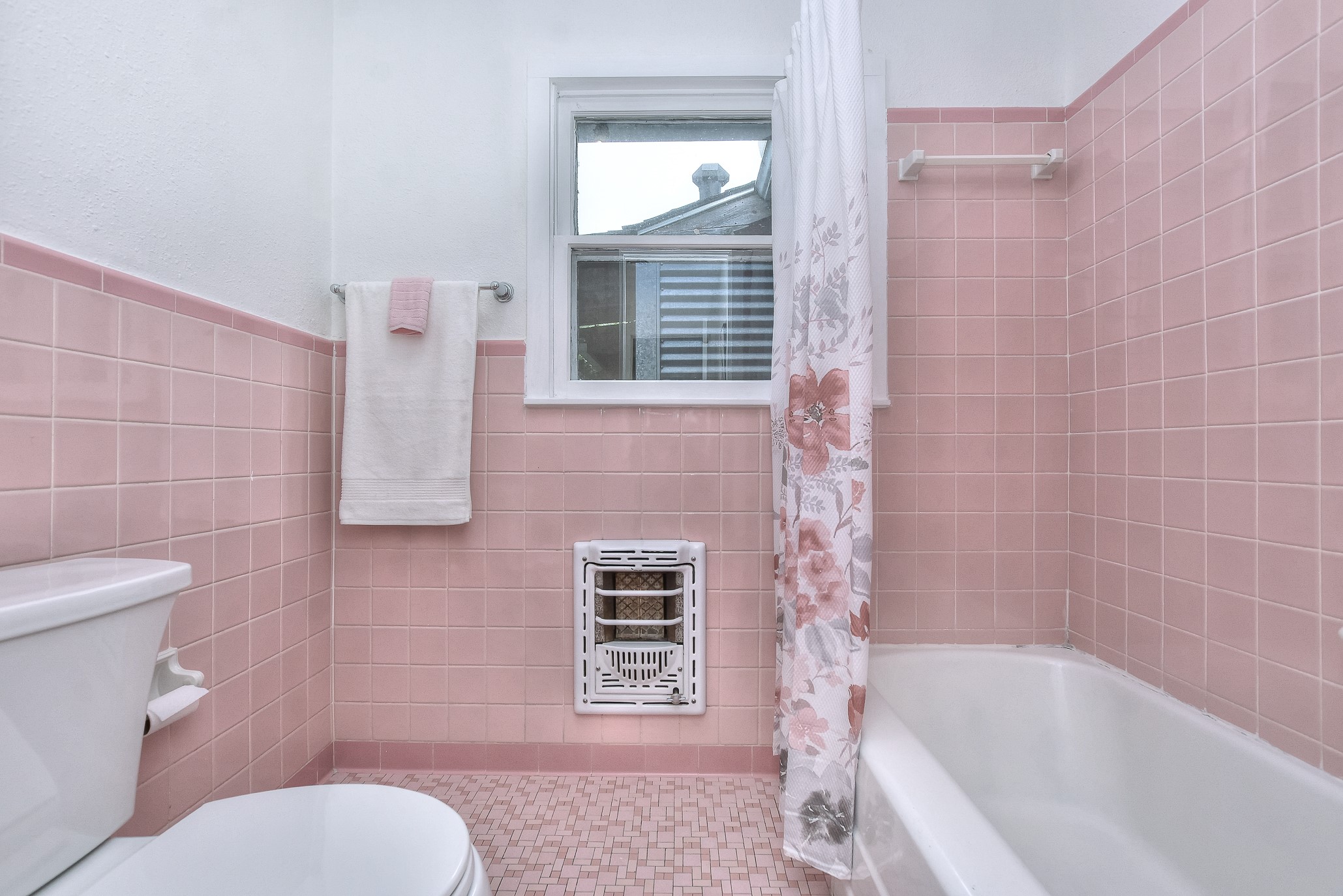 1309 Ridgemont Drive Austin, TX 78723 - Photo 24 of 35 Bathroom #2