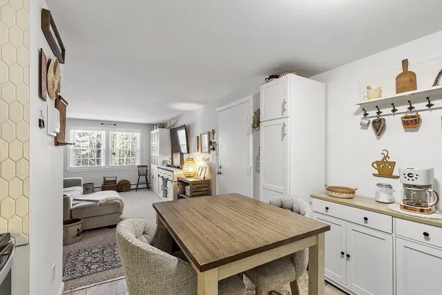 $225,000 | 105 Ridgewood Lane, Unit 7, Gardner, MA 01440