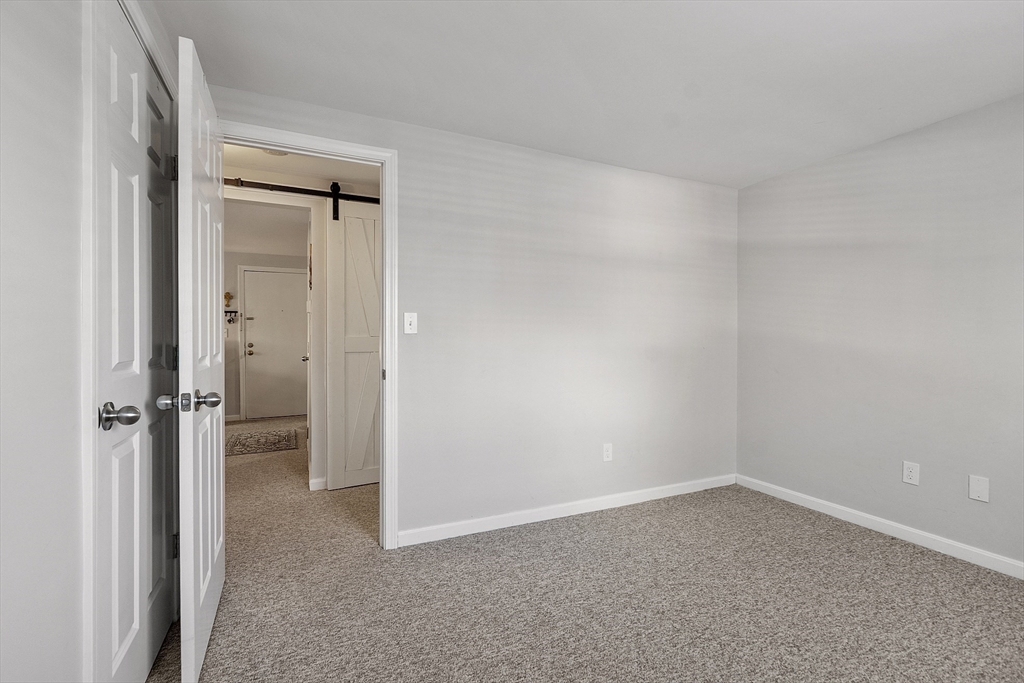 105 Ridgewood Lane, Unit 7 Gardner, MA 01440 - Photo 27 of 35