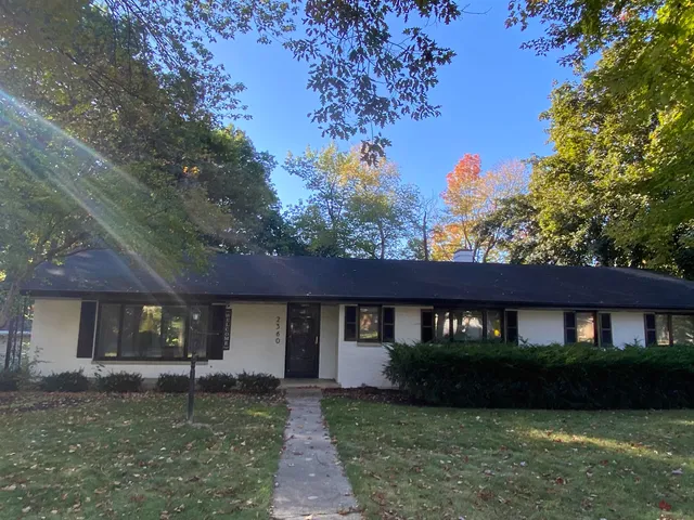 $399,900 | 2360 Hillside Lane, Green Bay, WI 54302