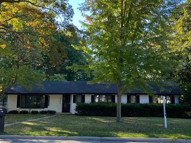 $399,900 | 2360 Hillside Lane, Green Bay, WI 54302