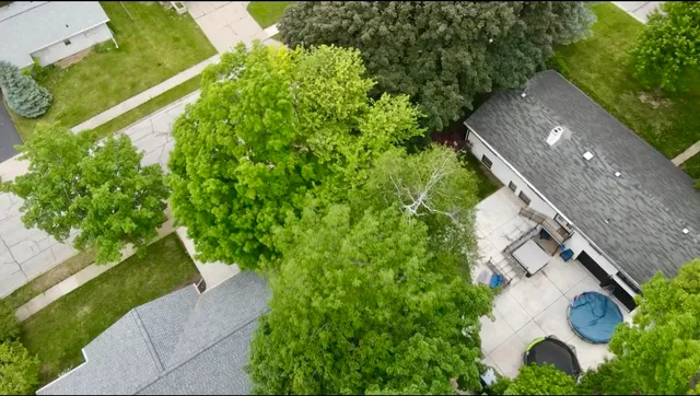 $399,900 | 2360 Hillside Lane, Green Bay, WI 54302