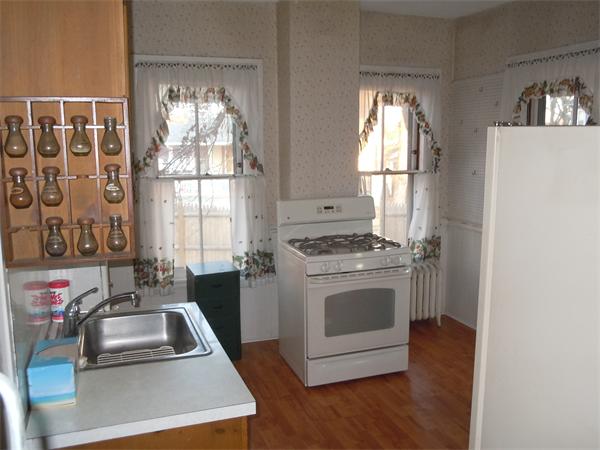 357 Maple Street Springfield, MA 01105 - Photo 3 of 16