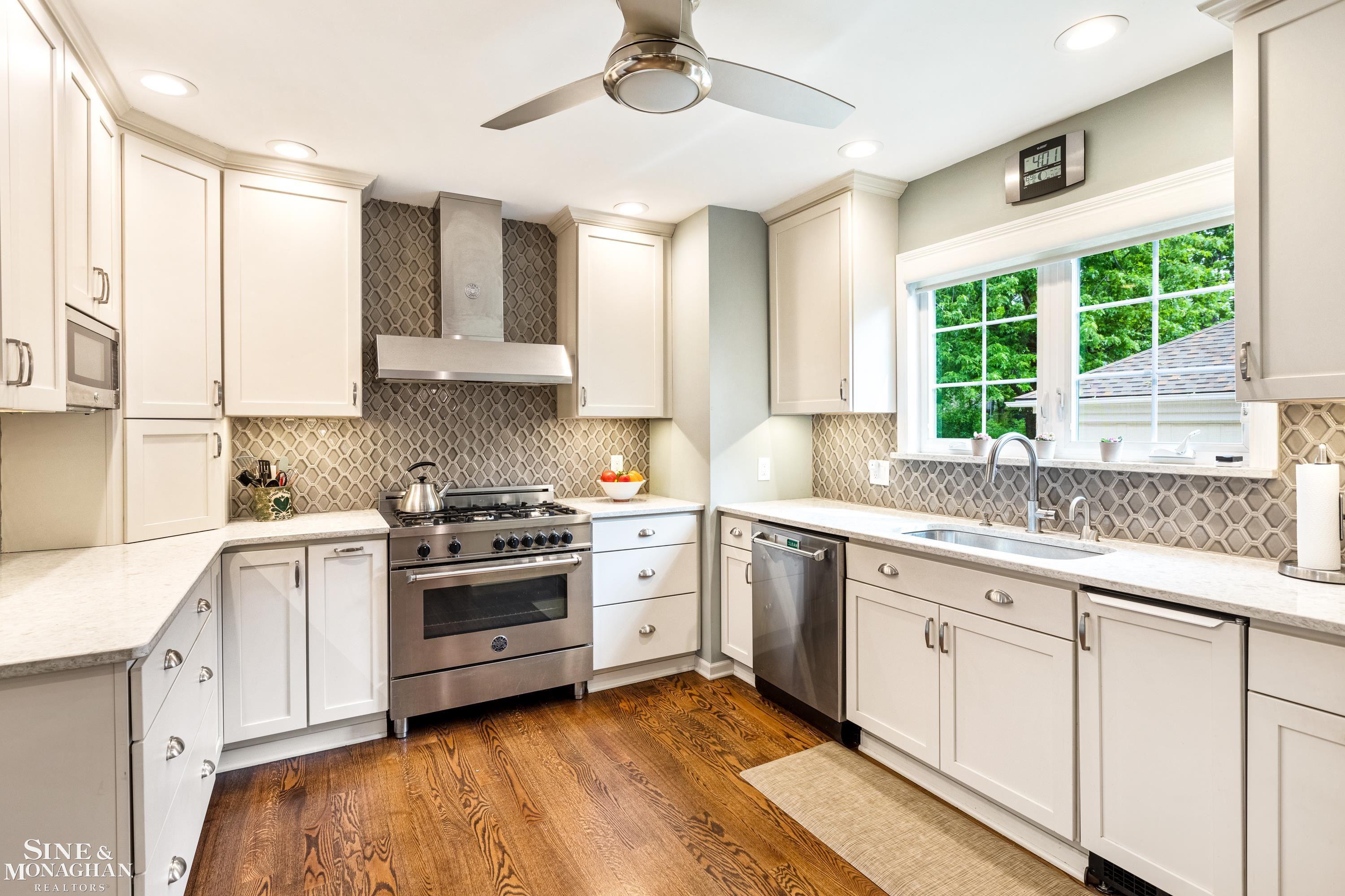 1228 Bedford Road Grosse Pointe, MI 48230 - Photo 12 of 56 Kitchen