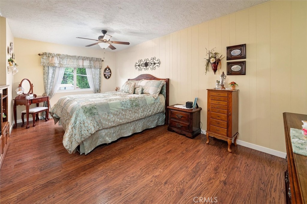 25068 Wheeler Road Newhall, CA 91321 - Photo 18 of 30 Primary bedroom