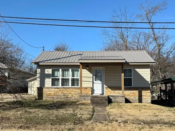 $79,500 | 408 North St James Street, El Dorado Springs, MO 64744