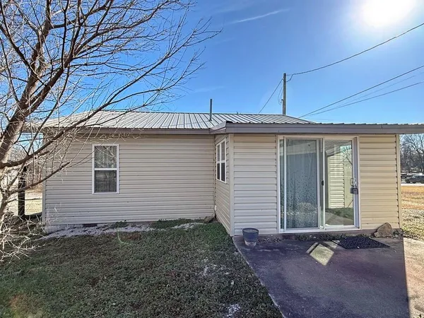 $79,500 | 408 North St James Street, El Dorado Springs, MO 64744
