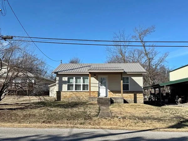 $79,500 | 408 North St James Street, El Dorado Springs, MO 64744