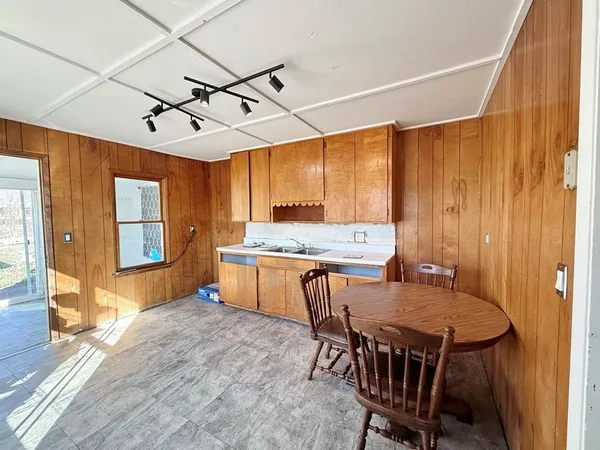 $79,500 | 408 North St James Street, El Dorado Springs, MO 64744