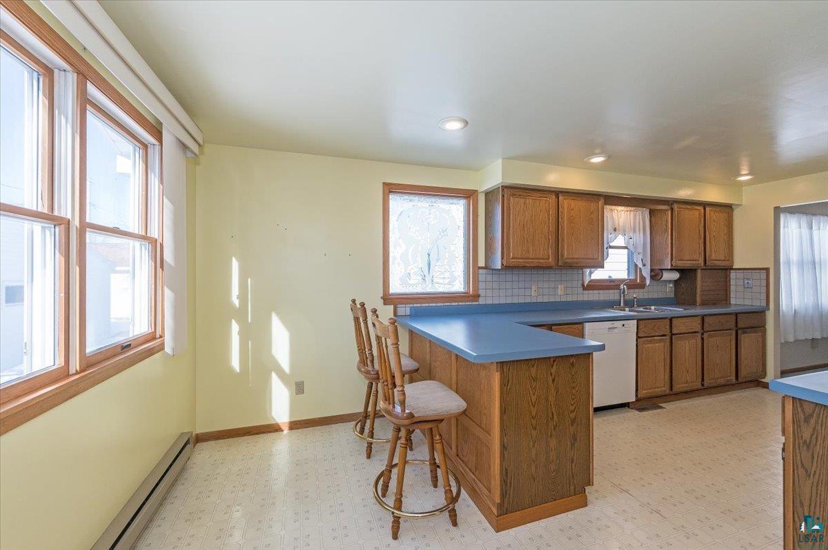 818 Lincoln Street Superior, WI 54880 - Photo 3 of 24