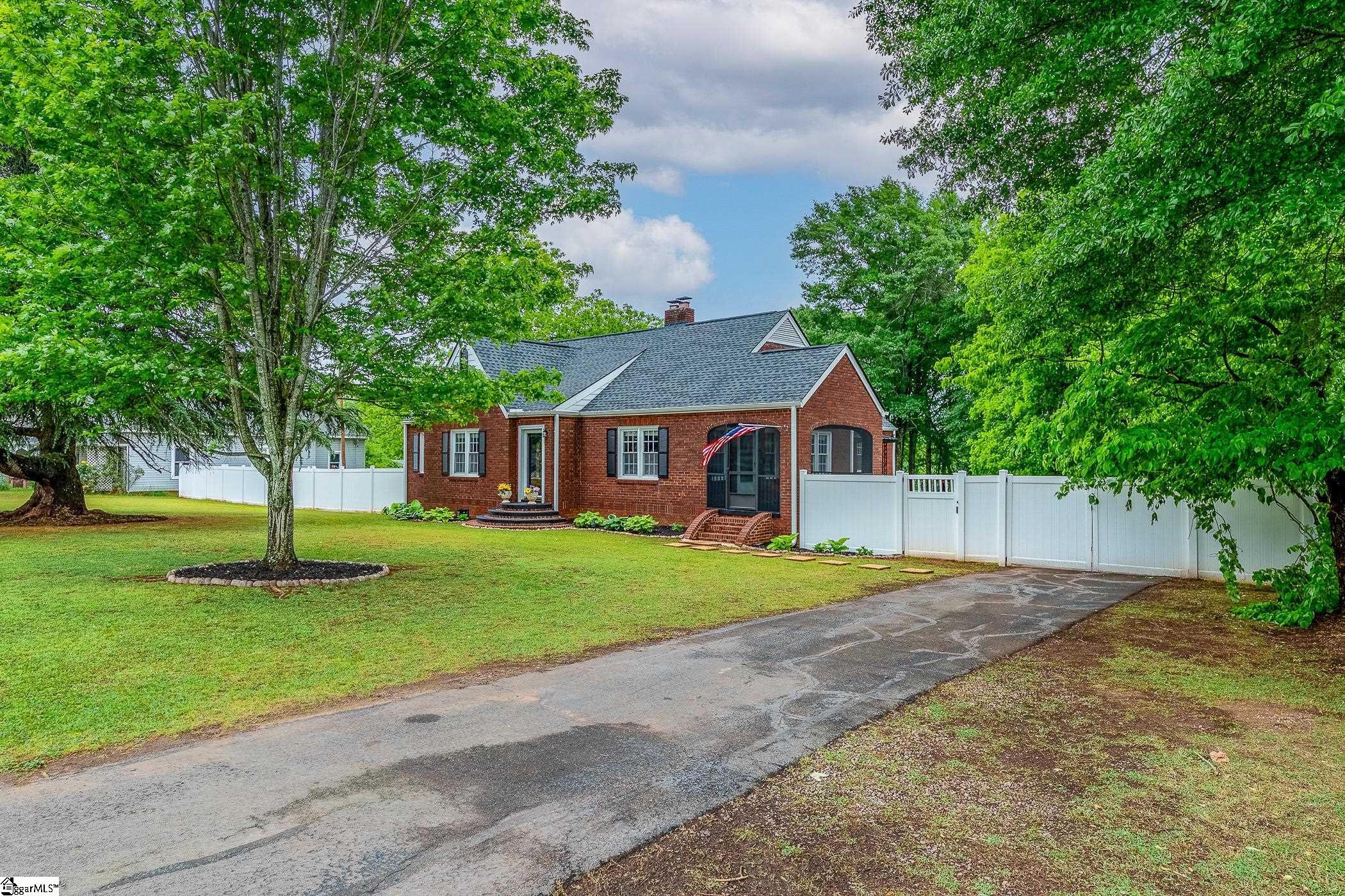 709 West Main Street Pickens, SC 29671 - Photo 3 of 45 Gallery Image 3