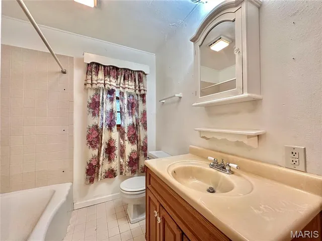 $130,000 | 2 Bluff Drive, Belleville, IL 62223