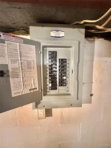 $130,000 | 2 Bluff Drive, Belleville, IL 62223