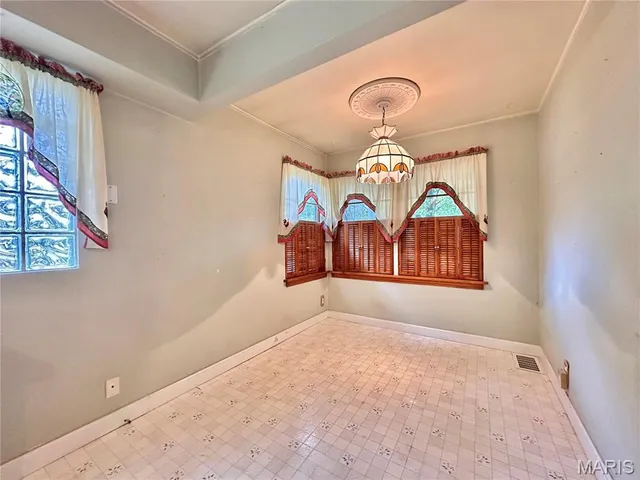 $130,000 | 2 Bluff Drive, Belleville, IL 62223