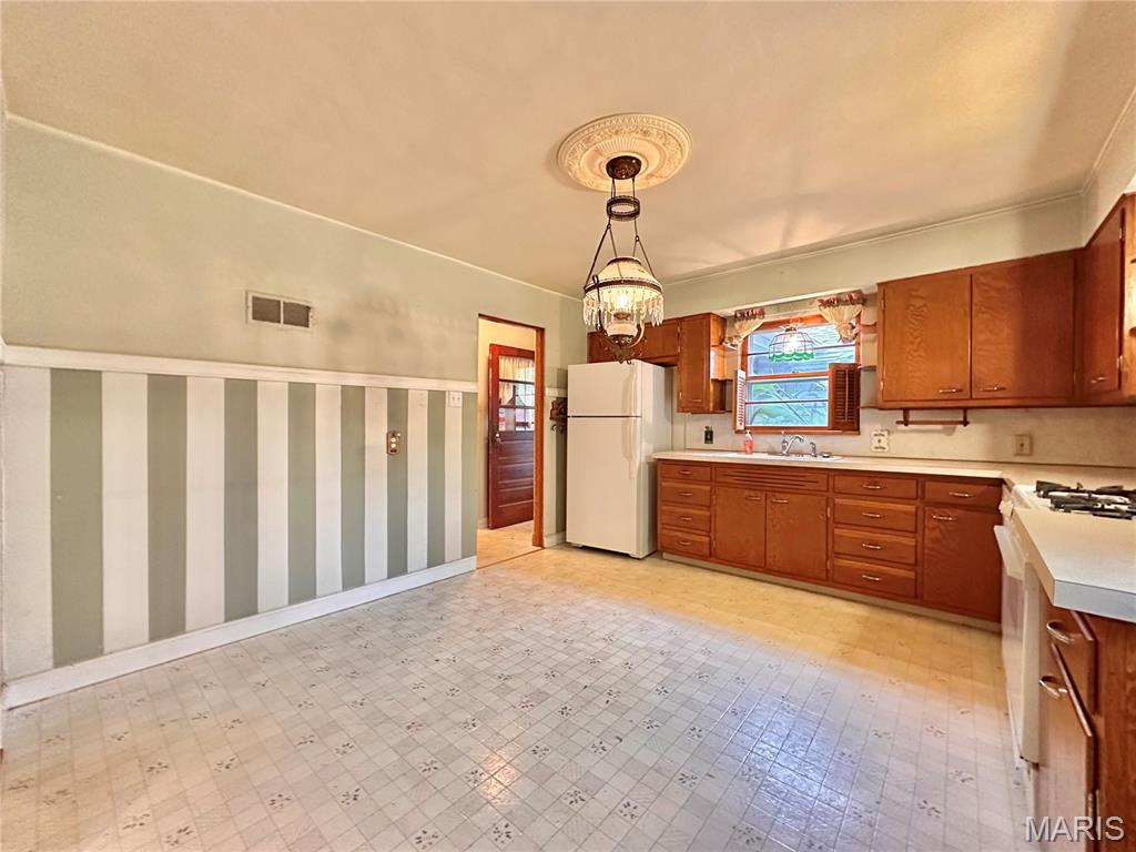 2 Bluff Drive Belleville, IL 62223 - Photo 9 of 27