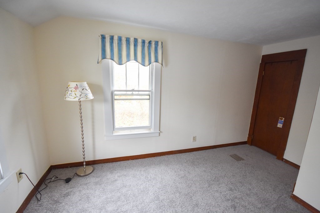 115 Edendale Street Springfield, MA 01104 - Photo 21 of 31