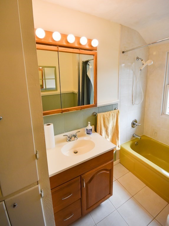 115 Edendale Street Springfield, MA 01104 - Photo 22 of 31