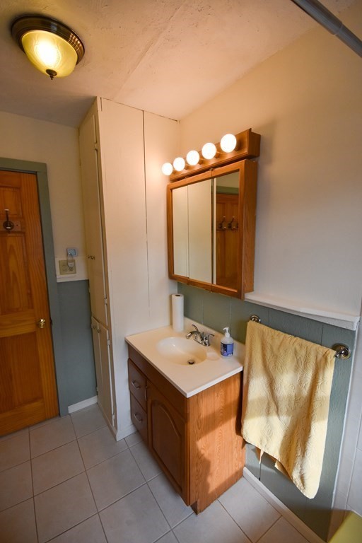 115 Edendale Street Springfield, MA 01104 - Photo 24 of 31