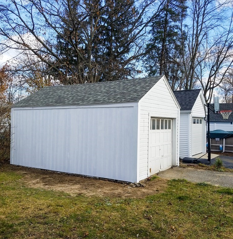 115 Edendale Street Springfield, MA 01104 - Photo 4 of 31