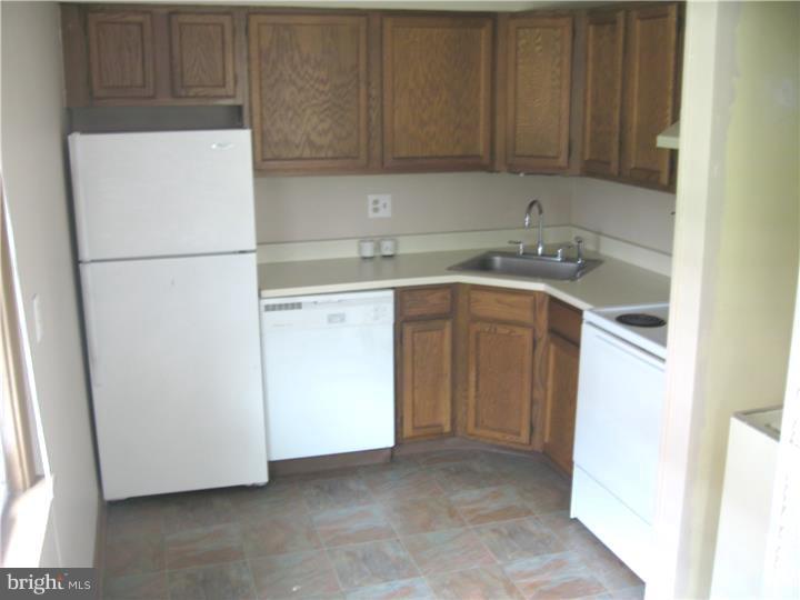 403 South Main Street, Unit C100 Doylestown, PA 18901 - Photo 7 of 12 Kitchen