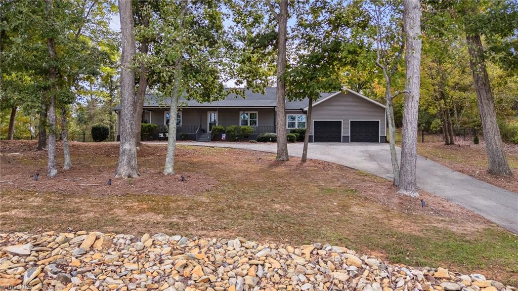 3494 Surratt Road Denton, NC 27239 - Photo 4 of 37 Gallery Image 4
