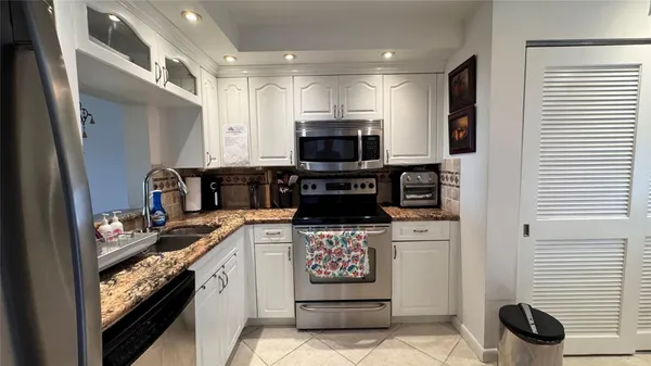 $1,650 | 7610 Northwest 18th Street, Unit 405, Margate, FL 33063