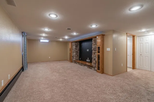 $284,900 | 1211 13th Avenue Southwest, Willmar, MN 56201