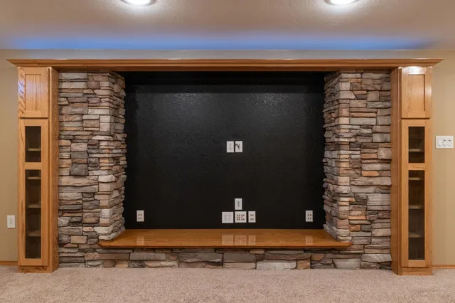 $284,900 | 1211 13th Avenue Southwest, Willmar, MN 56201