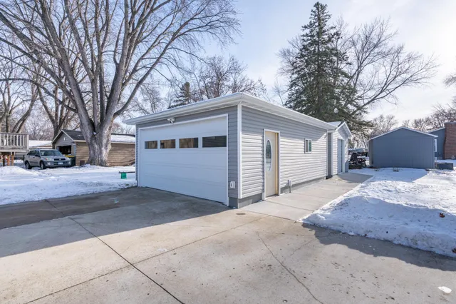 $284,900 | 1211 13th Avenue Southwest, Willmar, MN 56201