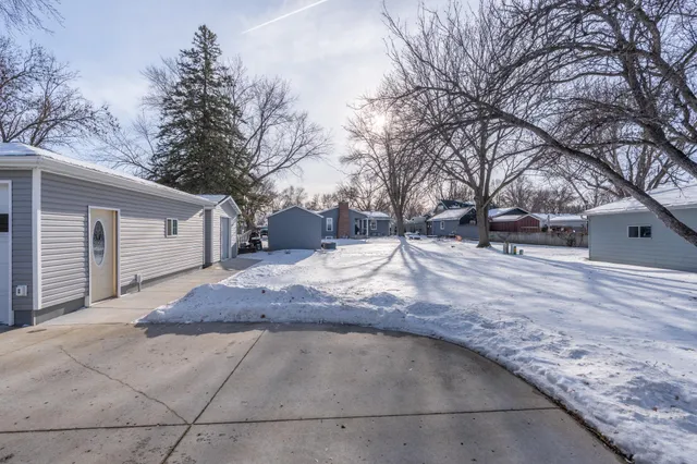 $284,900 | 1211 13th Avenue Southwest, Willmar, MN 56201