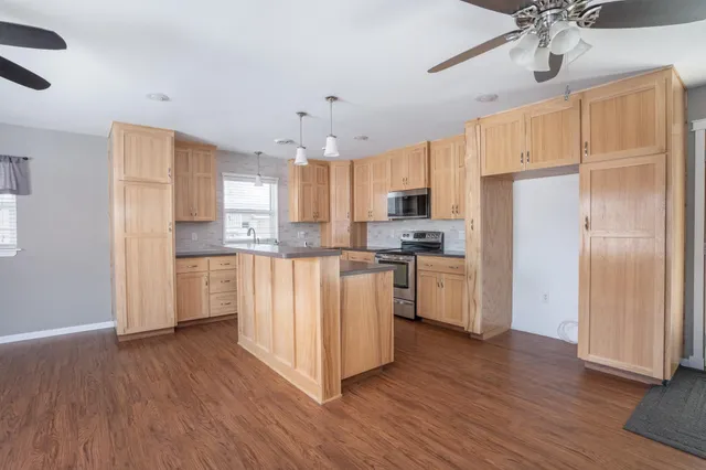 $284,900 | 1211 13th Avenue Southwest, Willmar, MN 56201