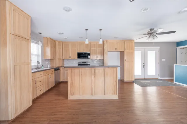 $284,900 | 1211 13th Avenue Southwest, Willmar, MN 56201