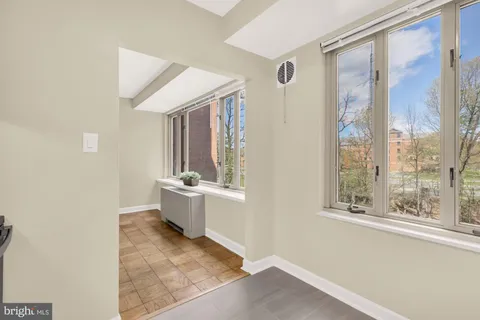 $195,000 | 4301 Massachusetts Avenue Northwest, Unit 4001, Washington, DC 20016