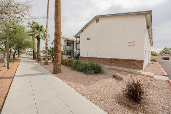 $895 | 349 North 11th Street, Unit 210, Phoenix, AZ 85006