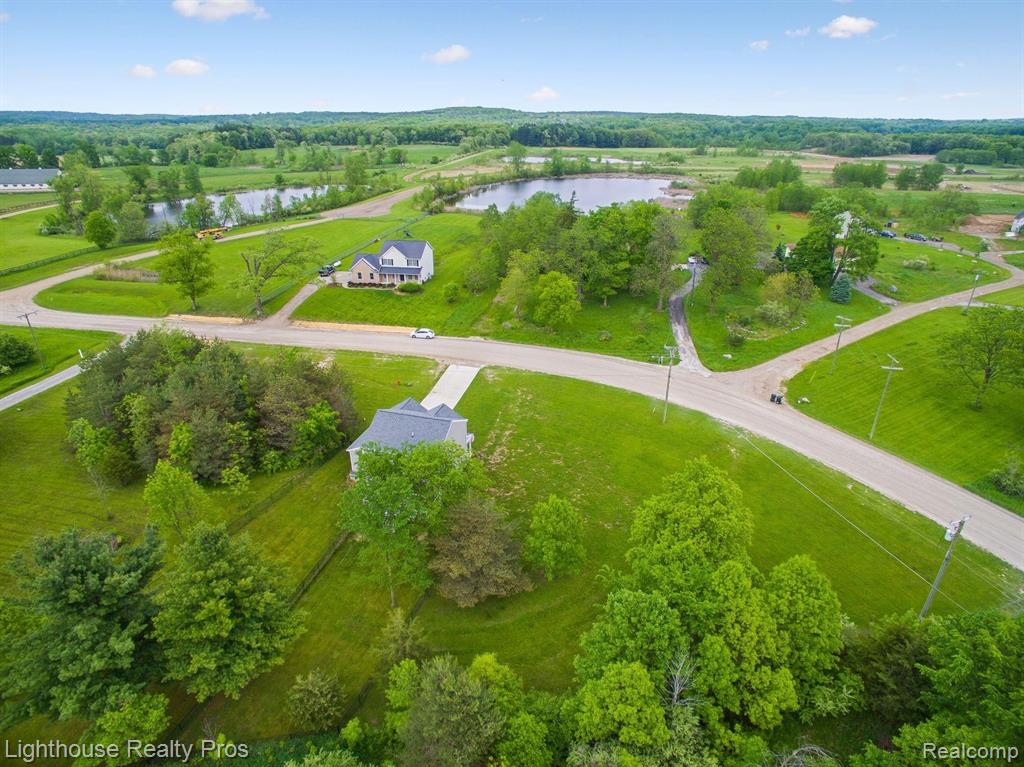 2897 Fisher Road Howell, MI 48855 - Photo 5 of 37