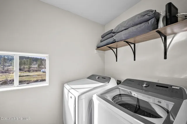 $278,000 | 43143 Riverview Drive, Unit 9, Kingston, ID 83839