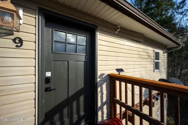 $278,000 | 43143 Riverview Drive, Unit 9, Kingston, ID 83839