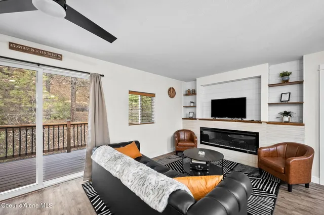 $278,000 | 43143 Riverview Drive, Unit 9, Kingston, ID 83839