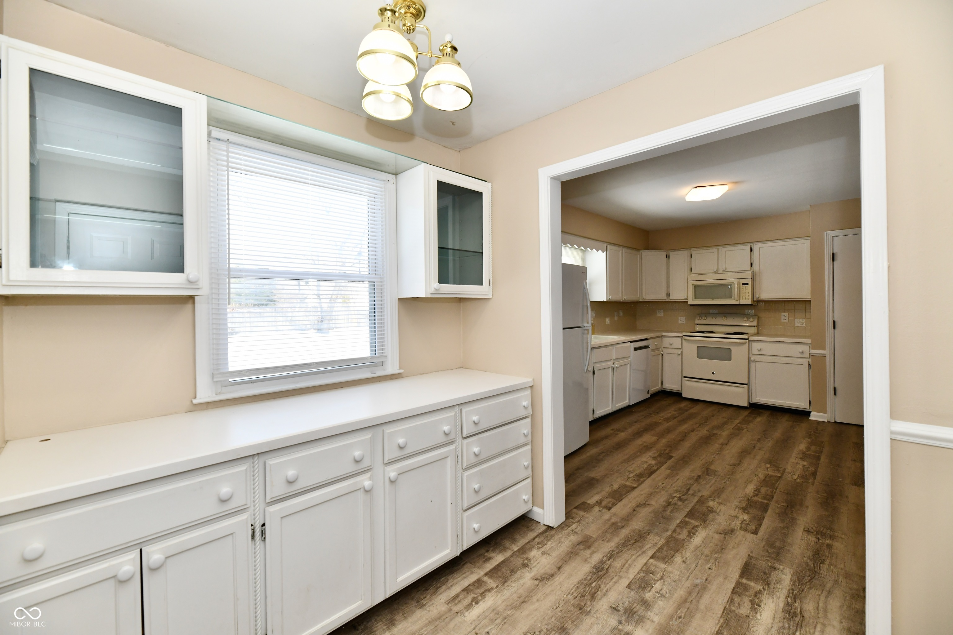 7340 Cape Cod Circle Indianapolis, IN 46220 - Photo 3 of 34