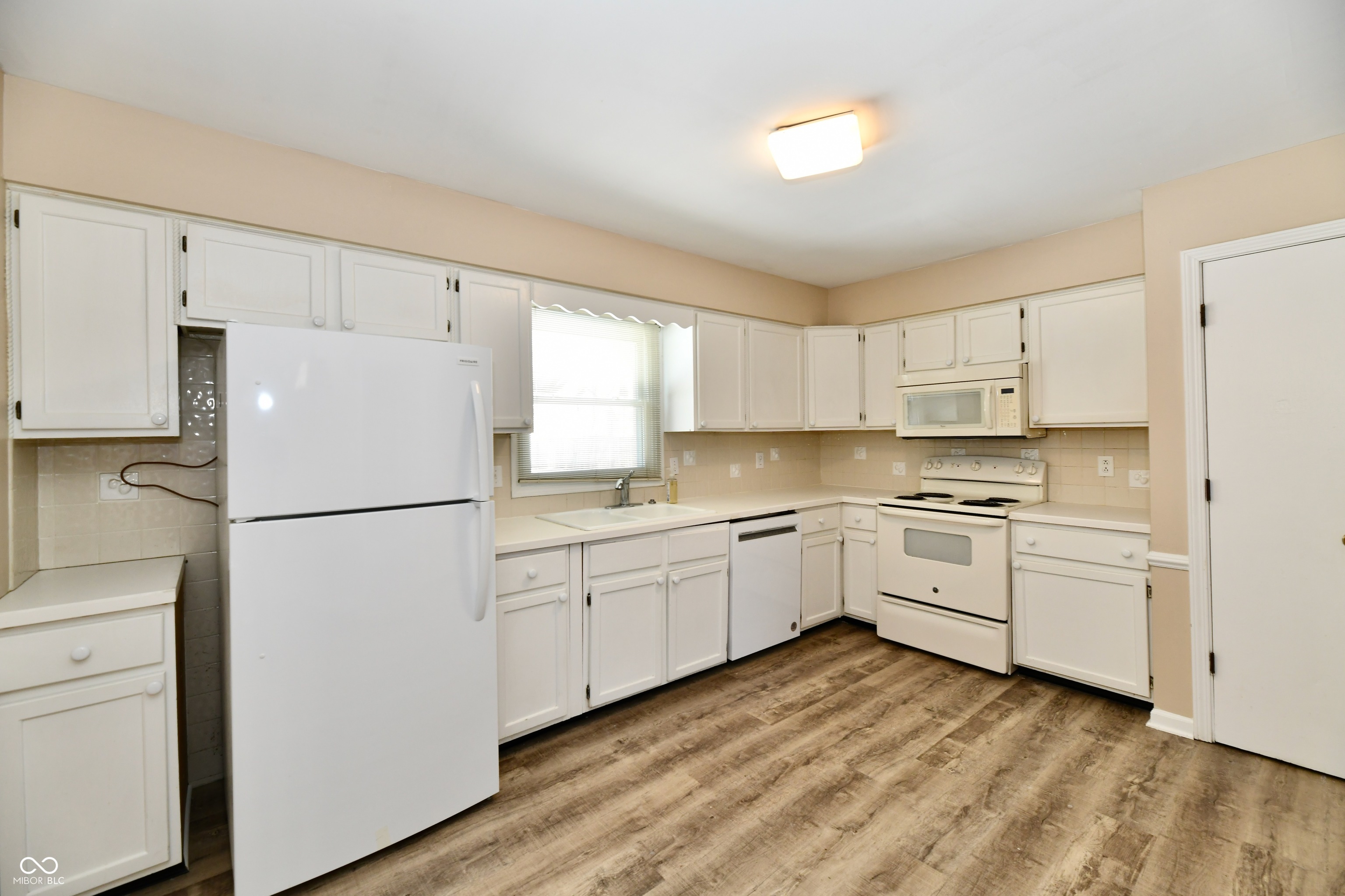 7340 Cape Cod Circle Indianapolis, IN 46220 - Photo 5 of 34