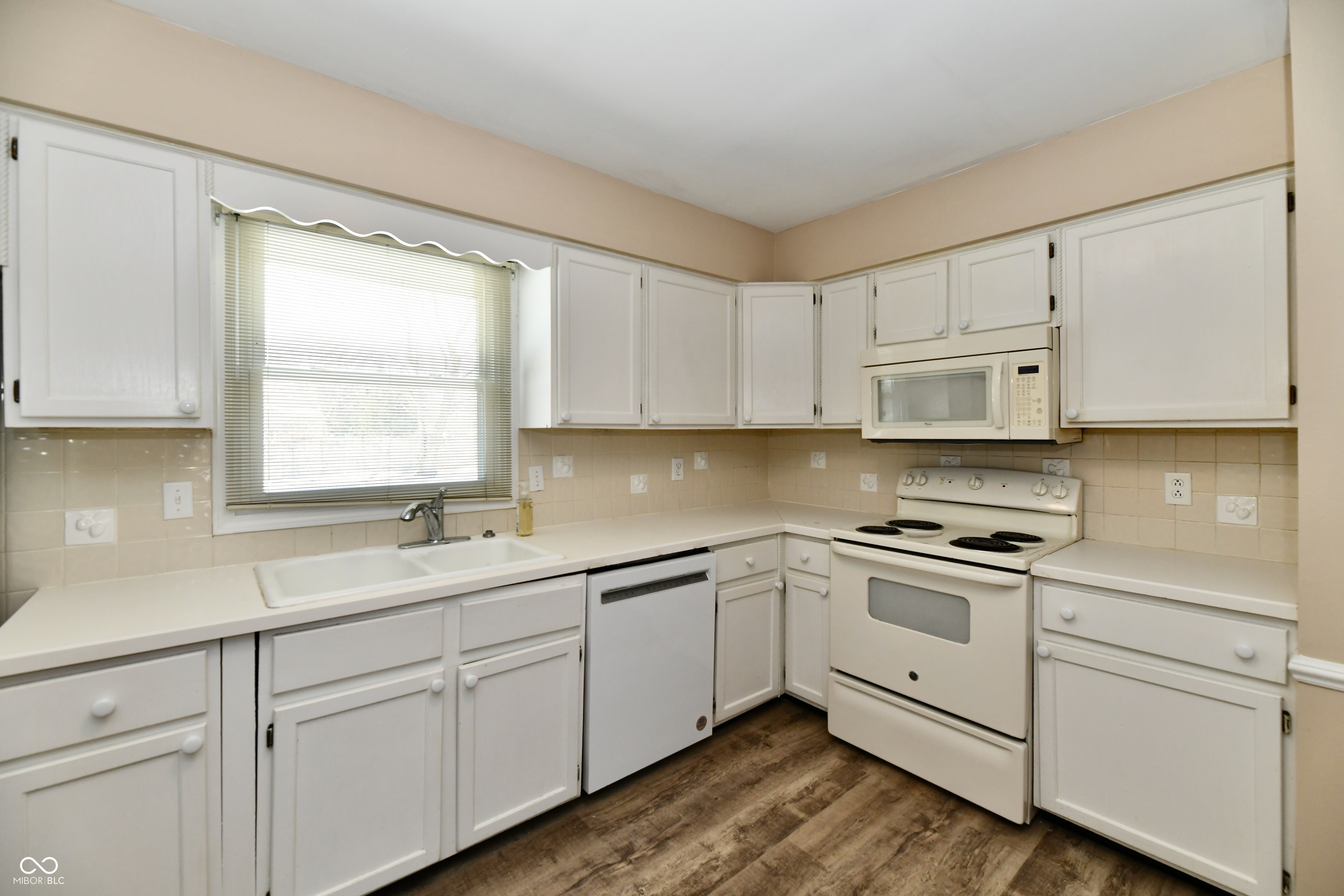 7340 Cape Cod Circle Indianapolis, IN 46220 - Photo 7 of 34